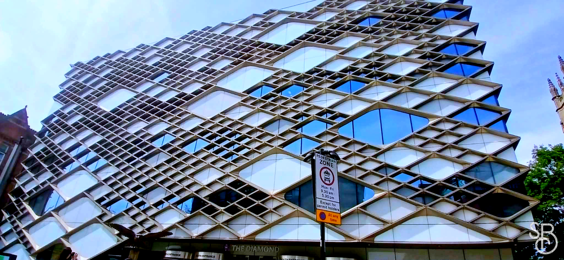 The Diamond, part of the University of Sheffield | Photo: Rita Castro Oliveira