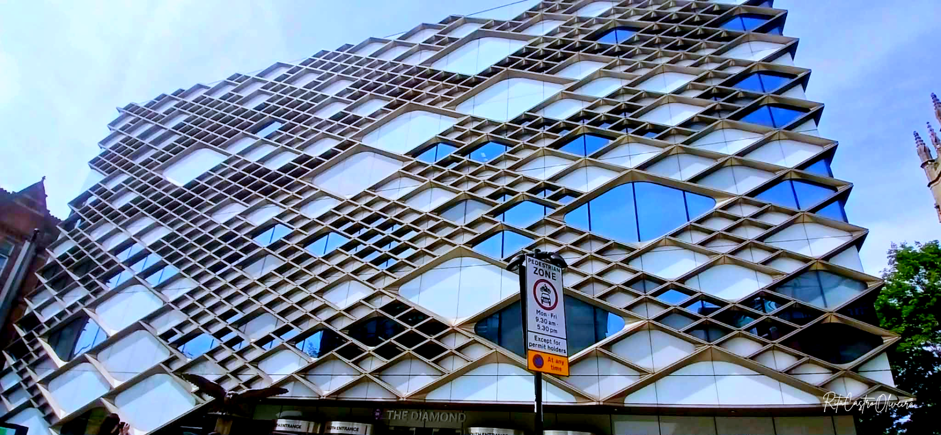 The Diamond, part of the University of Sheffield | Photo: Rita Castro Oliveira